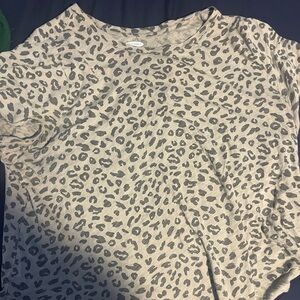 Old Navy Gray Leopard Print Tee